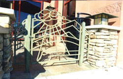 Aluminum gate for restaurant